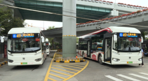 紫外線消毒，車門防夾……上海黃浦49路公交車多項(xiàng)高科技加持