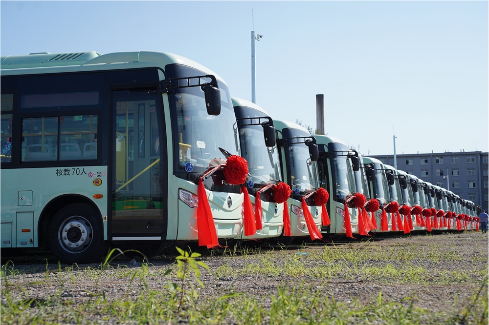 福田歐輝80臺純電城市客車交付，打造綠色出行新未來(圖2)